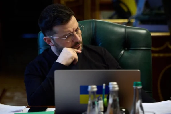 EUA e Ucrânia retomam negociações em meio a novas ameaças de Putin - destaque galeria