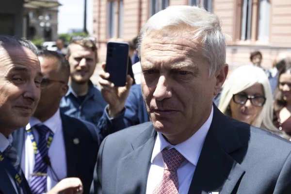 Kast propõe “corredor humanitário” para deportar imigrantes no Chile - destaque galeria