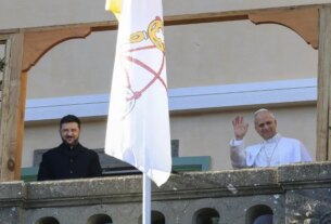 Leão XIV encontra Zelensky em meio a críticas ao plano de paz dos EUA - destaque galeria