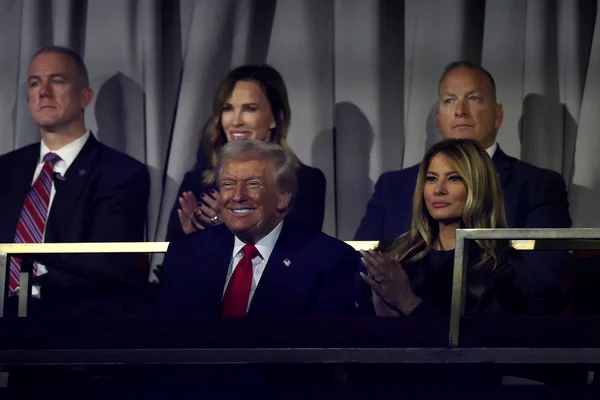 Mesmo sem Nobel, Trump continua saga em busca do título de pacificador - destaque galeria