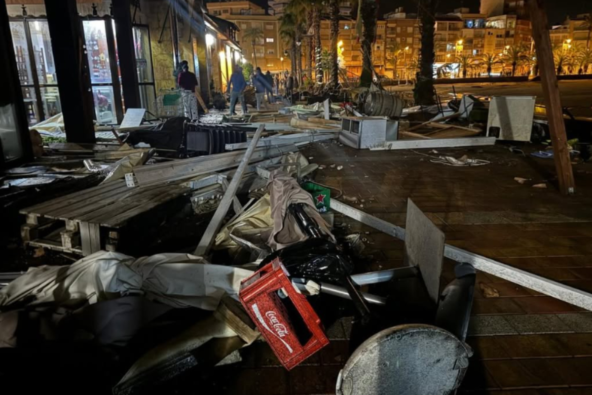 Tromba d’água atinge porto de cidade da Espanha - destaque galeria